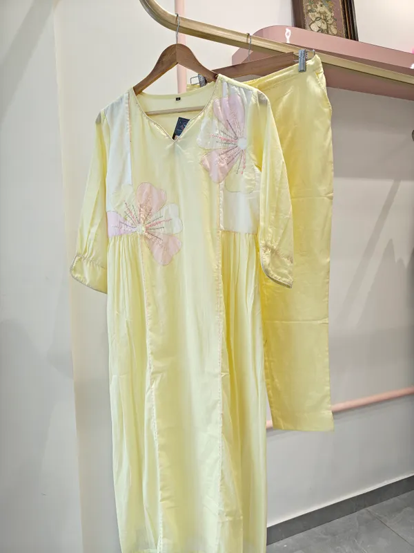 Yellow_Mul_Cotton_Straight_Kurta_Set_For_Women