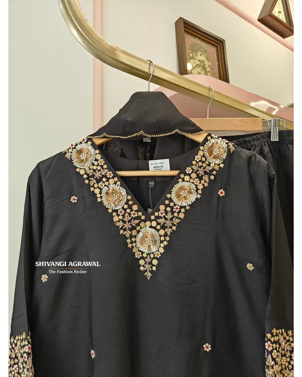 Black_Dola_silk_suit