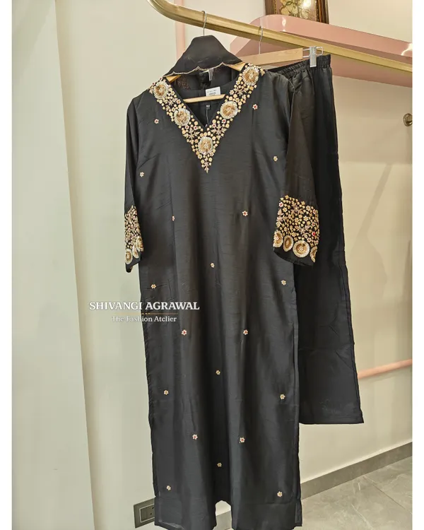 Black_Dola_silk_suit