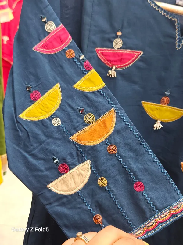Blue_applique_work_kurti_pant_set