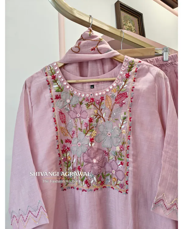 Pink_Mul_Chanderi_Straight_Embroidered_Kurta_Set_For_Women