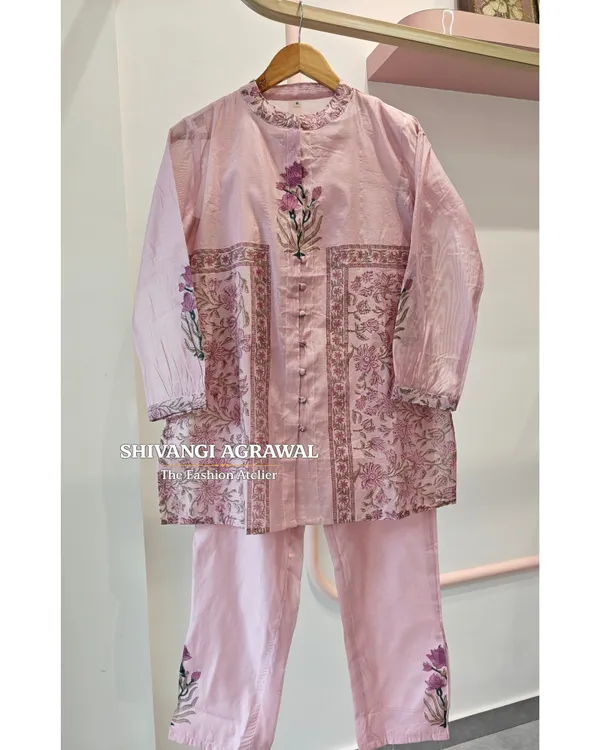 Pink_Floral_Printed_Kurta_Set_for_Women