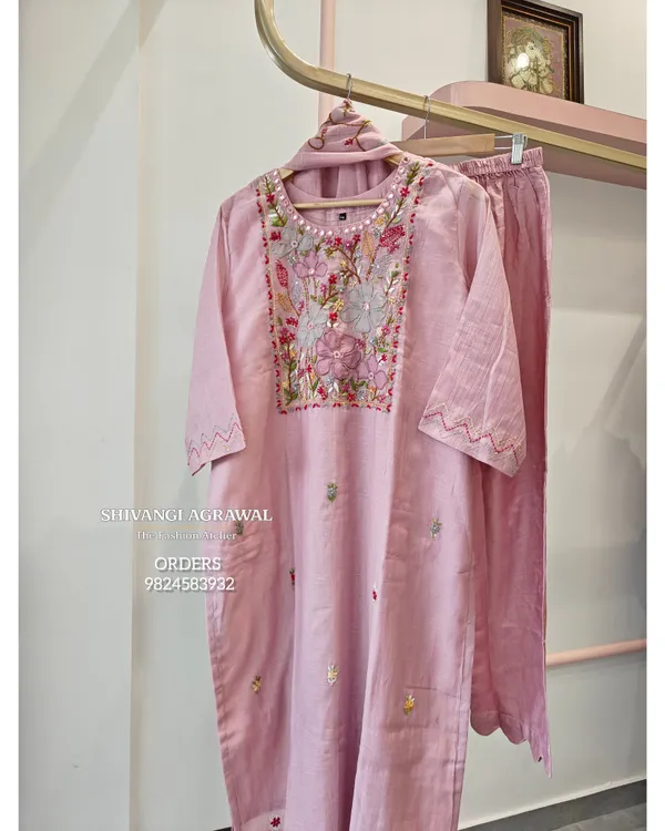 Pink_Mul_Chanderi_Straight_Embroidered_Kurta_Set_For_Women