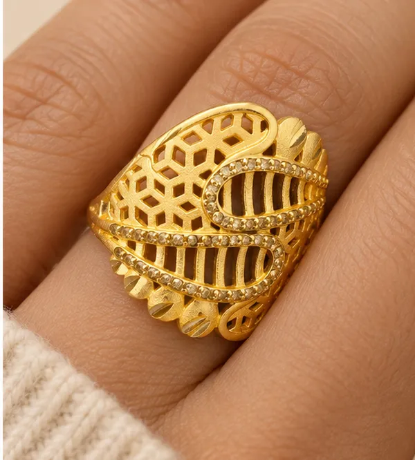 HolAura_22_Karat_Gold_Plated_Ring_For_Women