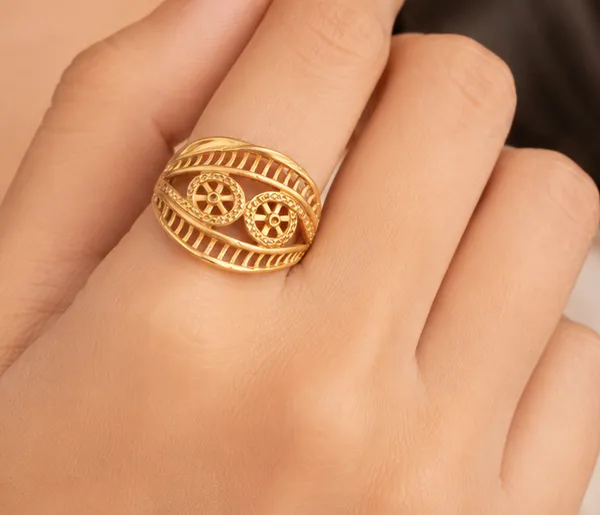 HolAura_22_Karat_Gold_Plated_Ring_For_Women