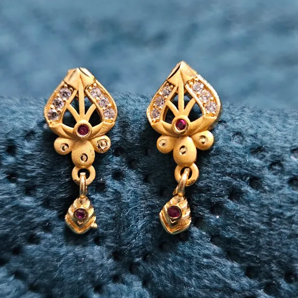 HolAura_22_Karat_Gold_Plated_Drop_Earrings_For_Women