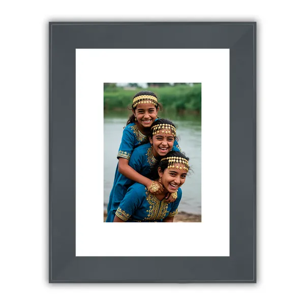 Wood_Classic_Black_Portrait_Photo_Frame