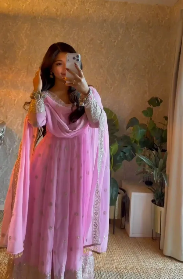 Sirio_Craft_Women_S_Embroidered_Anarkali_Suit_Set_With_Dupatta