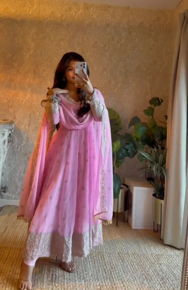Sirio_Craft_Women_S_Embroidered_Anarkali_Suit_Set_With_Dupatta