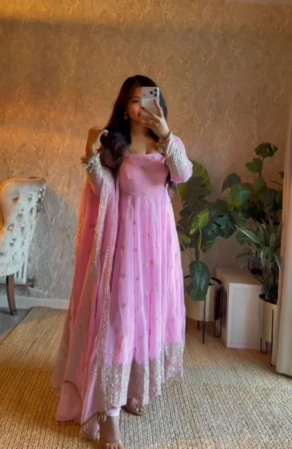 Sirio_Craft_Women_S_Embroidered_Anarkali_Suit_Set_With_Dupatta