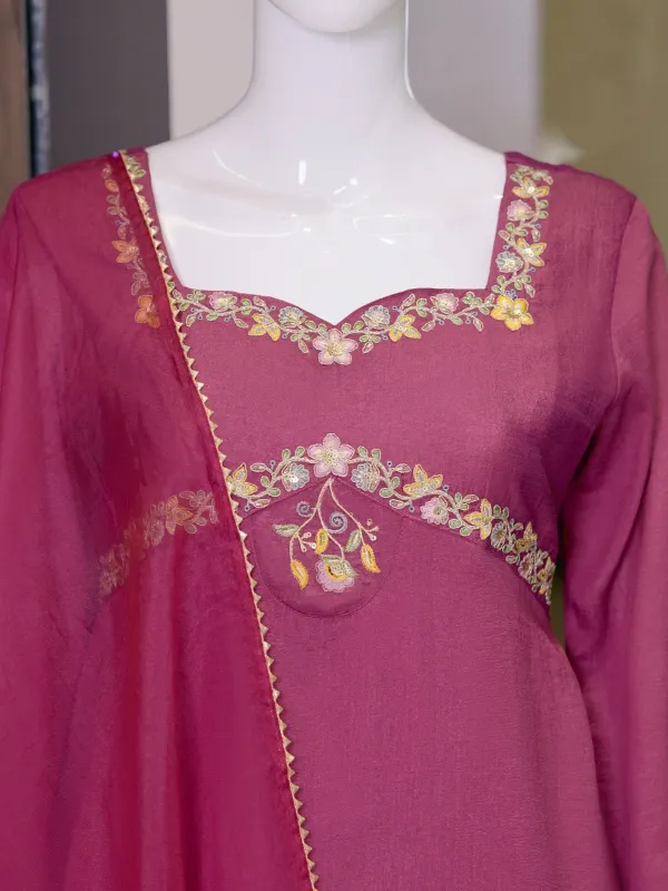 Sirio_Craft_Women_S_Off_White_Rani_Embroidered_Kurta_Palazzo_Set_With_Chiffon_Dupatta_Ethnic_Festive_Wear_Comfortable_Elegant