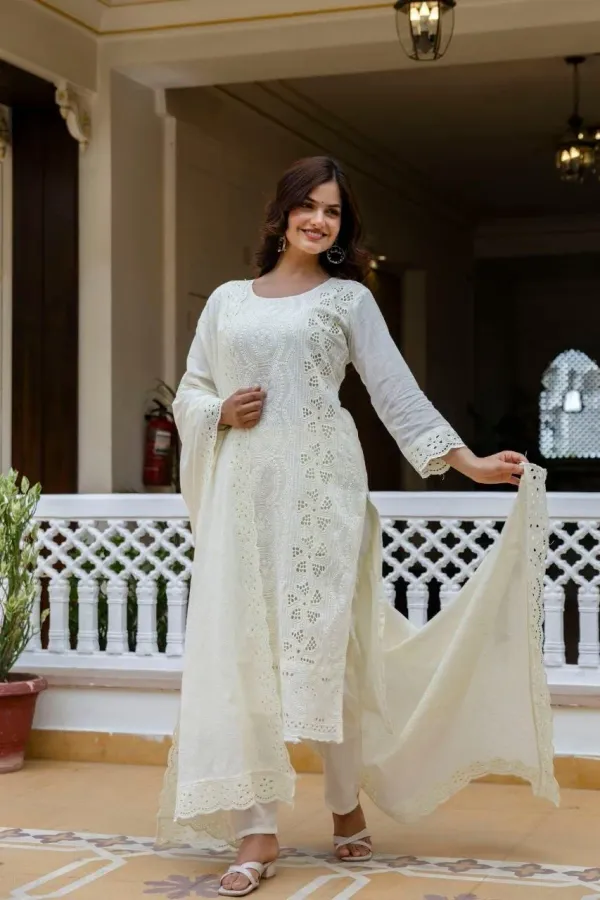 Women_S_Embroidered_Kurta_Pant_With_Dupatta_Set