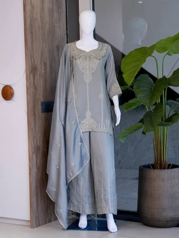 Desinger_Wear_Festival_Collection_Vichitra_Silk_With_Embroidery_Kurti_Plazo_With_Duppata