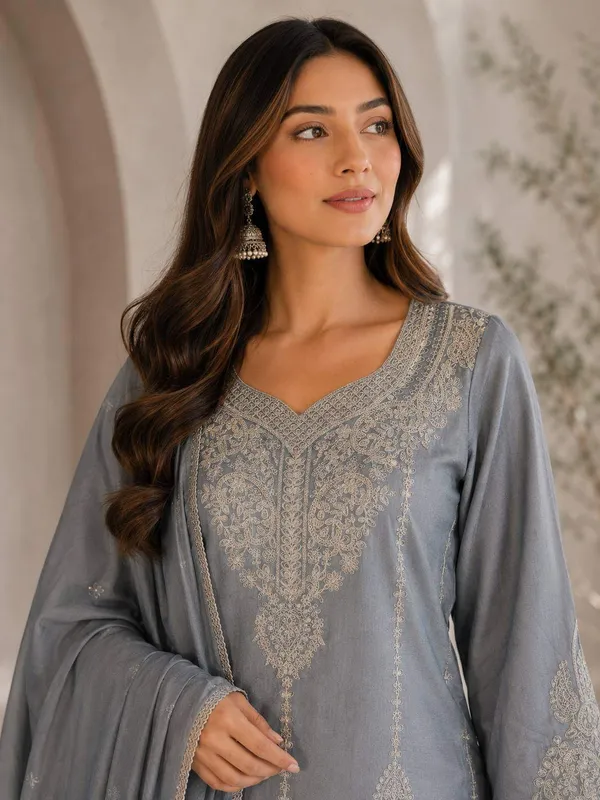 Desinger_Wear_Festival_Collection_Vichitra_Silk_With_Embroidery_Kurti_Plazo_With_Duppata