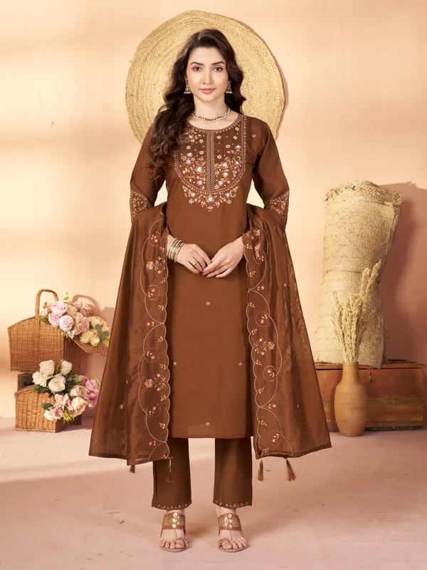 Chocolate_Brown_Floral_Embroidered_Kurta_Pant_Set_with_Dupatta_for_Women