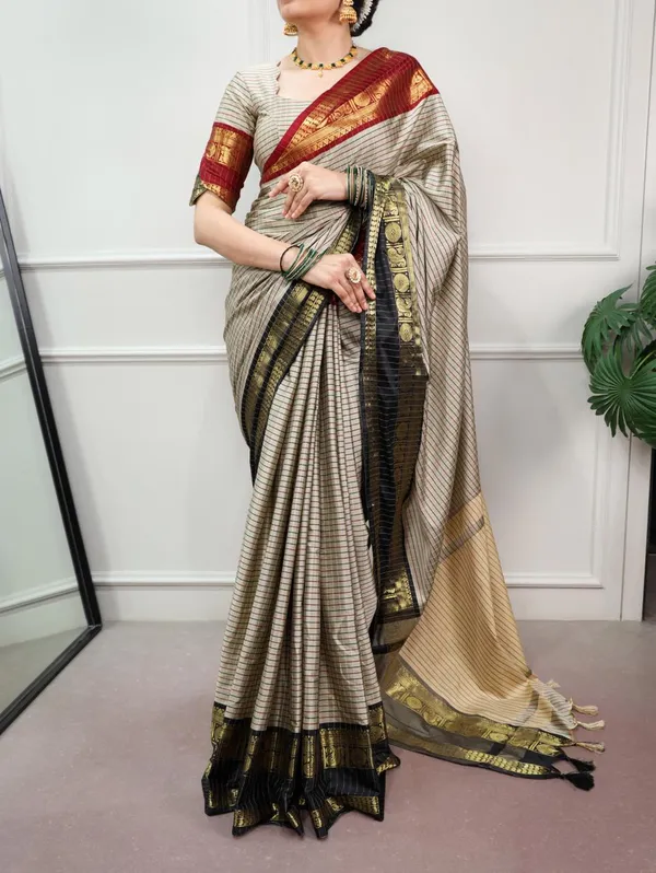 Cream_Striped_Traditional_Saree_For_Women