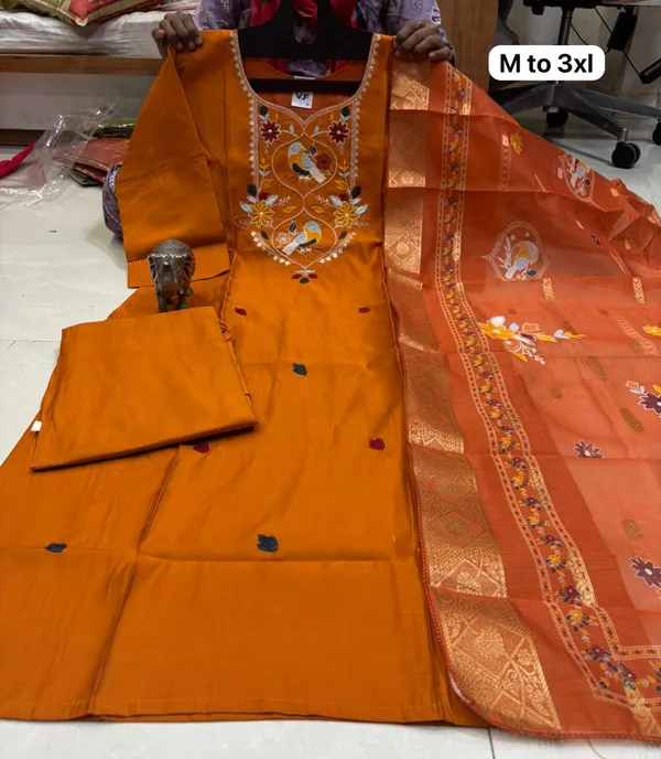 Orange_Heavy_Maslin_Silk_Embroidered_Kurti_Pant_Set_with_Digital_Printed_Dupatta