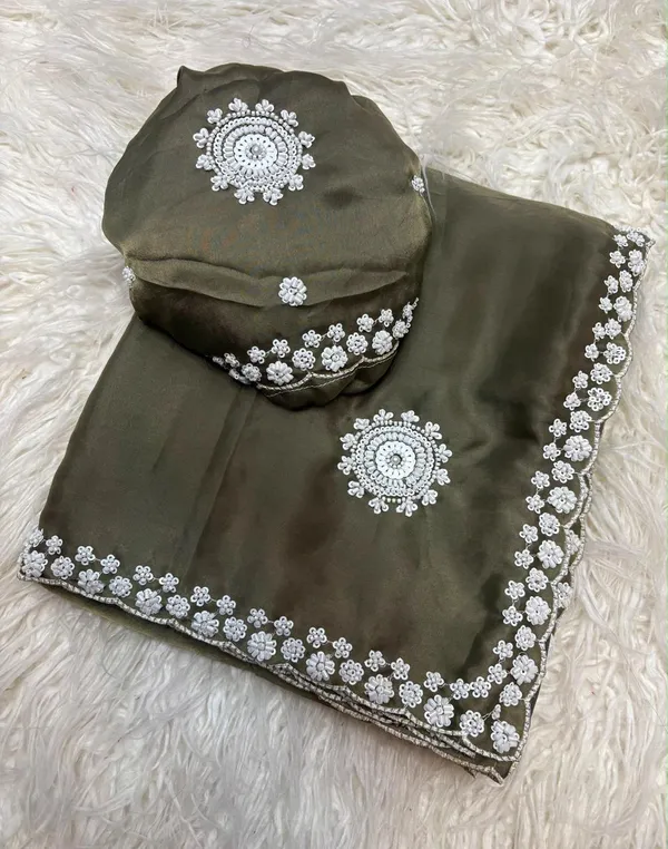 Green_Satin_Embroidered_Saree_Set_For_Women