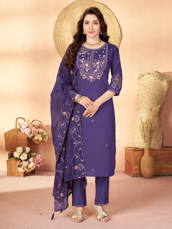 Royal_Purple_Floral_Embroidered_Kurta_Pant_Set_with_Dupatta_for_Women