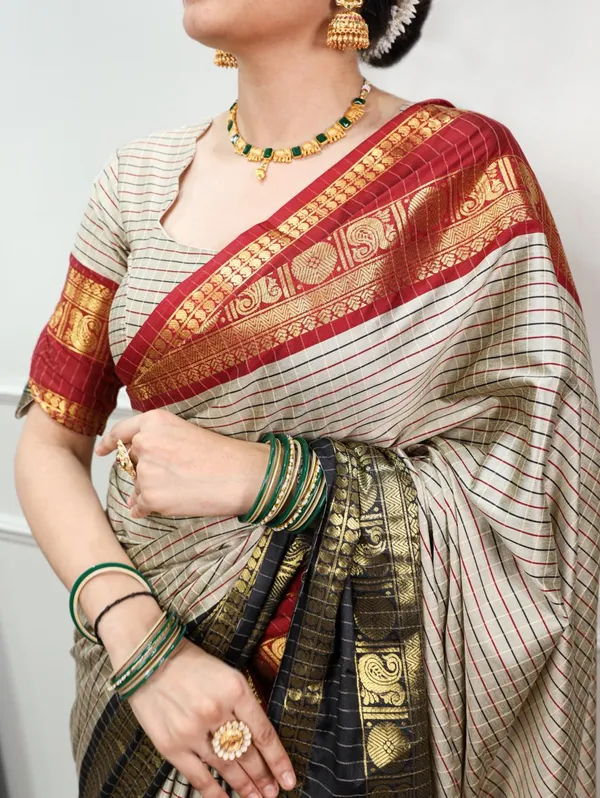 Cream_Striped_Traditional_Saree_For_Women
