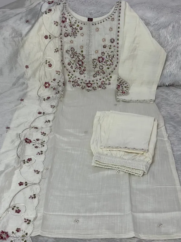 White_Floral_Embroidered_Kurta_Pant_Set_with_Dupatta_for_Women
