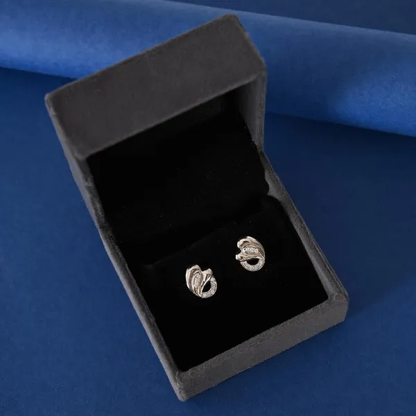 Silver_Heart_Shaped_White_Stone_Stud_Earrings_For_Women