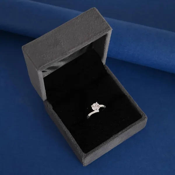 Silver_Round_Crystal_Solitaire_Ring_For_Women
