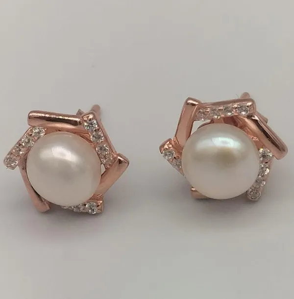 Rose_Gold_Floral_Pearl_Crystal_Stud_Earrings_For_Women