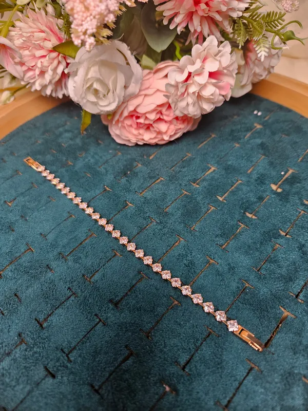 Ariana_Diamond_Lookalike_Tennis_Bracelet