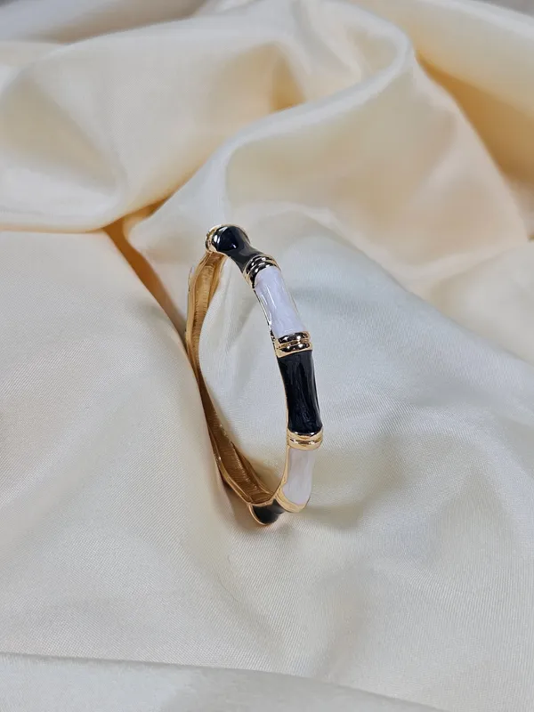 Maryam_Luxury_Enamel_Bracelet_Openable_Size_2_2_2_8_Waterproof_Sweat_Proof_Hypoallergenic_Anti_Tarnish