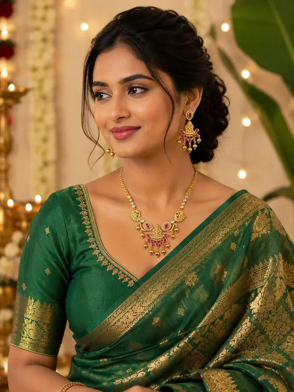 Shreya_Lakshmi_Gold_Neckless_Set
