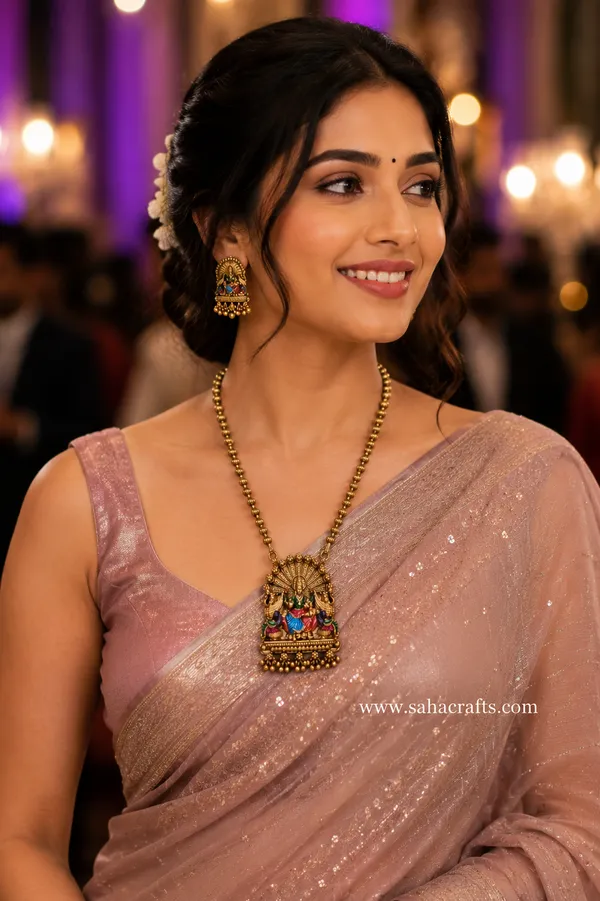 Lavaani_Pendant_Set