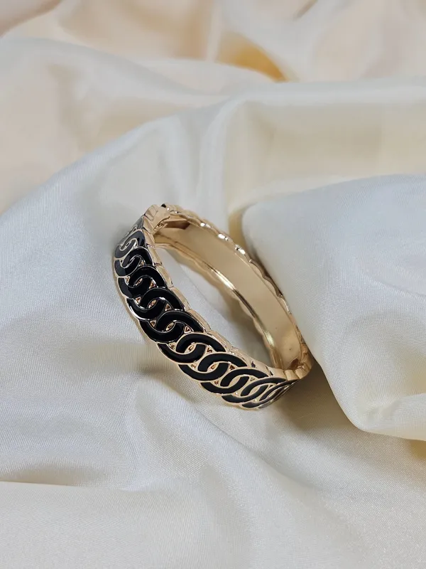 Dilara_Luxury_Enamel_Bracelet_Openable_Size_2_2_2_8_Waterproof_Sweat_Proof_Hypoallergenic_Anti_Tarnish