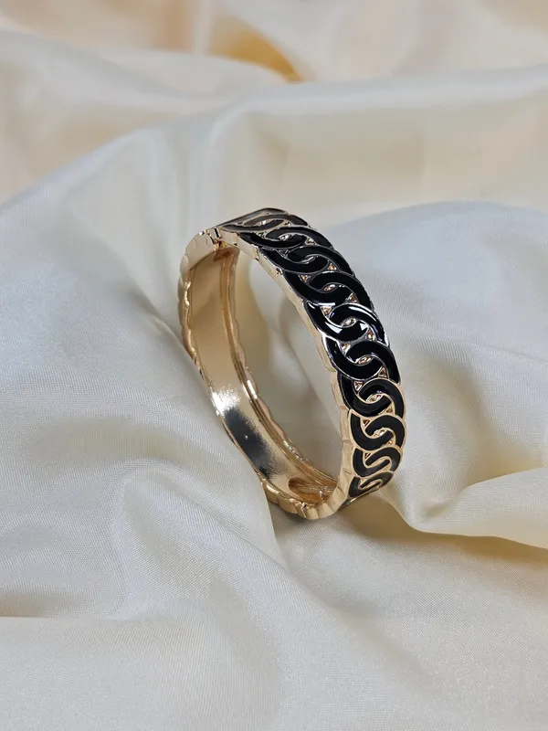 Dilara_Luxury_Enamel_Bracelet_Openable_Size_2_2_2_8_Waterproof_Sweat_Proof_Hypoallergenic_Anti_Tarnish