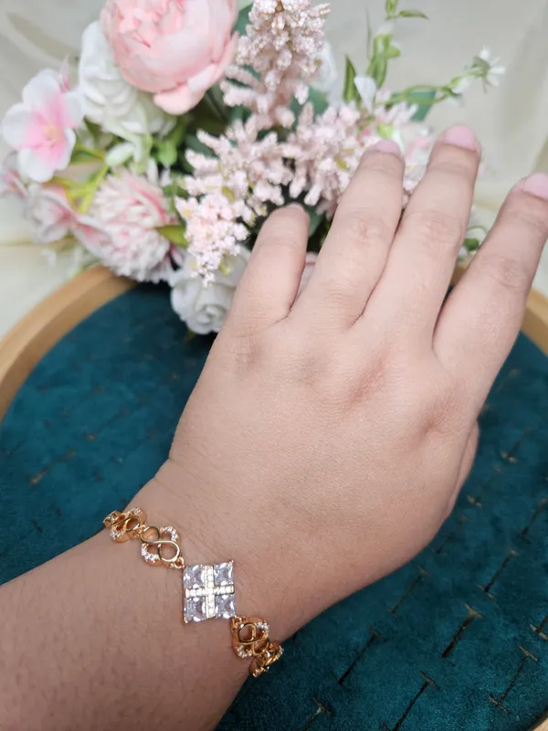Selena_Diamond_Lookalike_Tennis_Bracelet