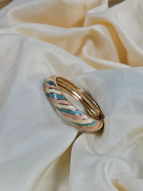 Zeynep_Luxury_Enamel_Bracelet_Openable_Size_2_2_2_8_Waterproof_Sweat_Proof_Hypoallergenic_Anti_Tarnish