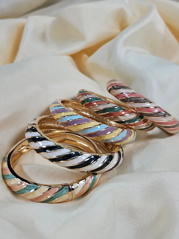 Zeynep_Luxury_Enamel_Bracelet_Openable_Size_2_2_2_8_Waterproof_Sweat_Proof_Hypoallergenic_Anti_Tarnish