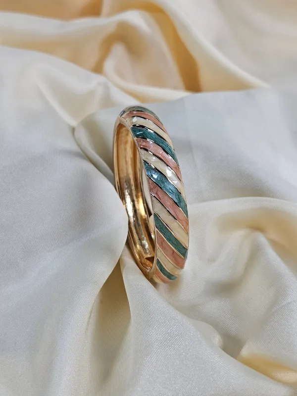 Zeynep_Luxury_Enamel_Bracelet_Openable_Size_2_2_2_8_Waterproof_Sweat_Proof_Hypoallergenic_Anti_Tarnish