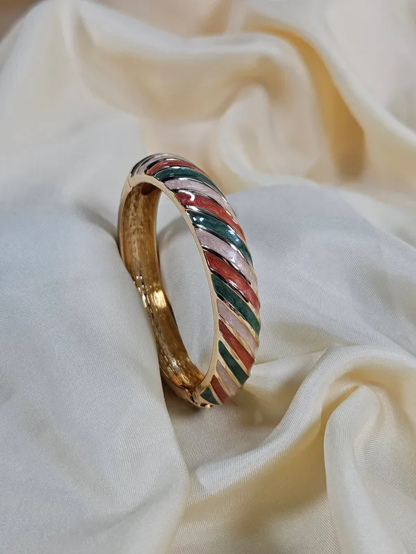 Zeynep_Luxury_Enamel_Bracelet_Openable_Size_2_2_2_8_Waterproof_Sweat_Proof_Hypoallergenic_Anti_Tarnish
