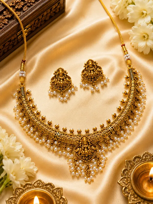 Narayani_Lakhsmi_Gold_Neckless_Set