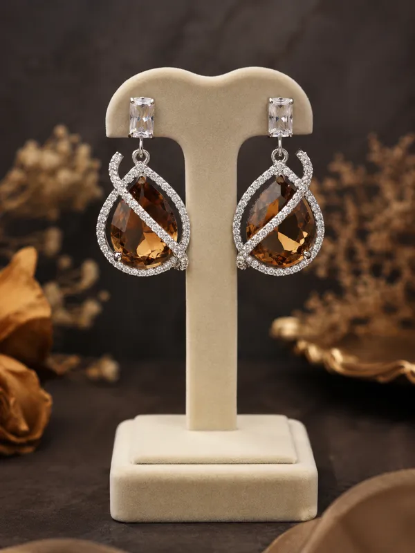 Daizy_Honey_Diamond_Earrings