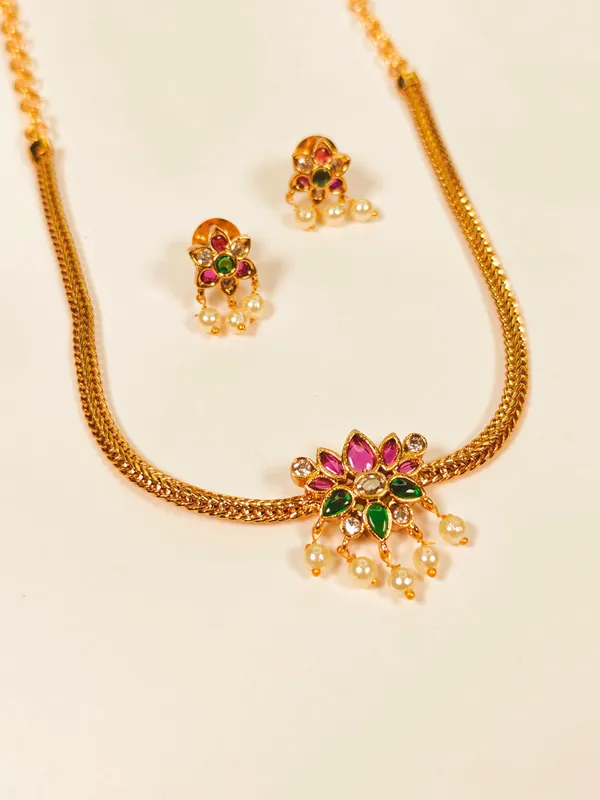 Evaarah_Pendant_Set