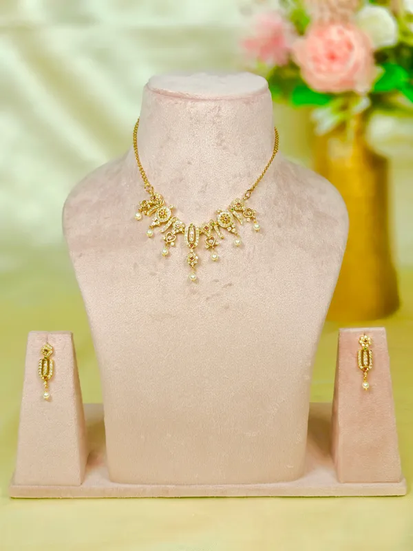 Aaishani_Choker_Set_With_Matching_Earrings