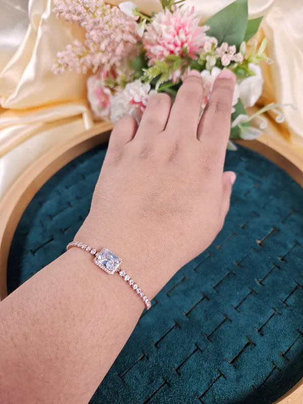 Anne_Diamond_Lookalike_Tennis_Bracelet