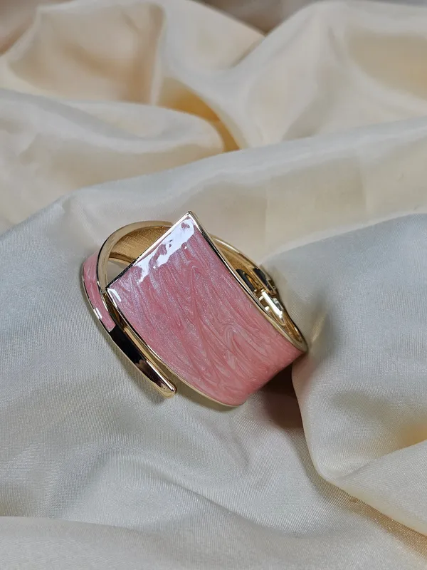 Leyla_Peach_Luxury_Enamel_Bracelet_Openable_Size_2_2_2_8_Waterproof_Sweat_Proof_Hypoallergenic_Anti_Tarnish