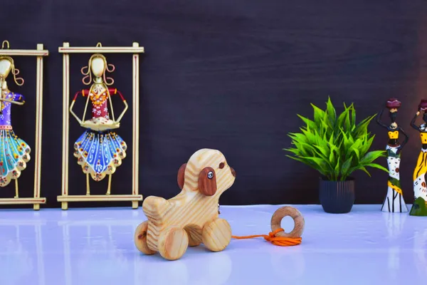 Wooden_Dog_Pull_Along_Toy_With_Wheels