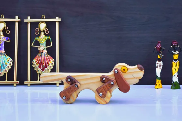 Wooden_Dog_Showpiece_Sculpture