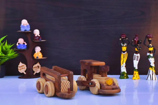 Wooden_Train_Engine_And_Carriage_Toy