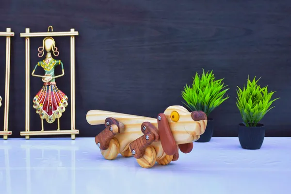 Wooden_Dog_Showpiece_Sculpture