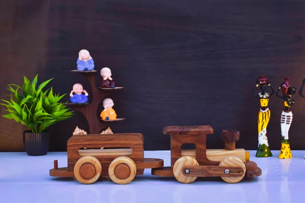Wooden_Train_Engine_And_Carriage_Toy